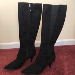 Ellen Tracy suede boots